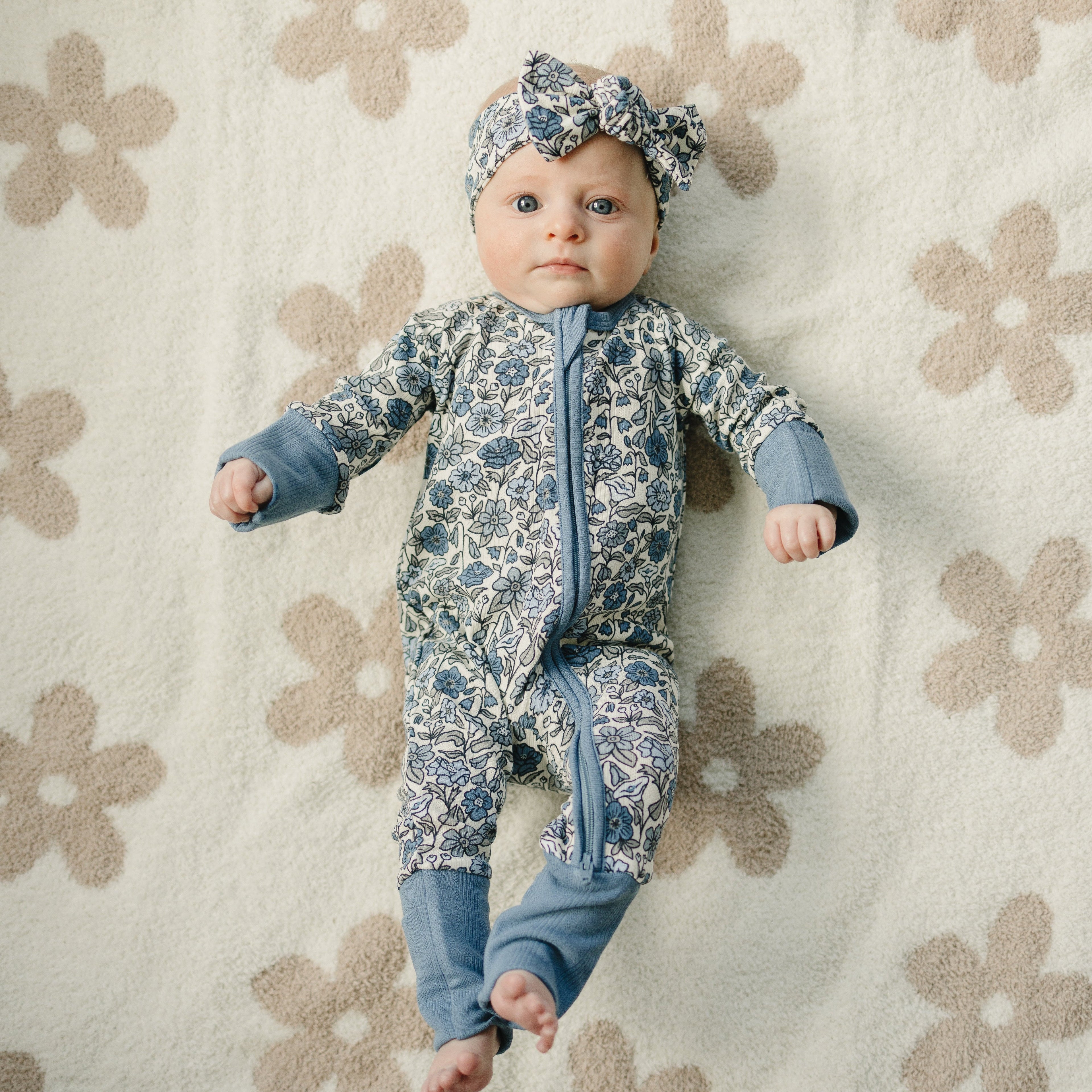 Taupe Daisy Plush Blanket